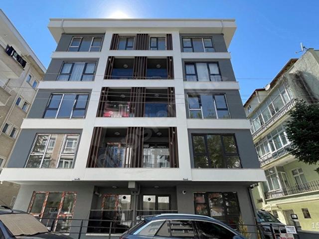 KAVAKLIDEREDE MÜKEMMEL LOKASYONLU, YENİ EŞYALI KİRALIK 1+1 DAİRE