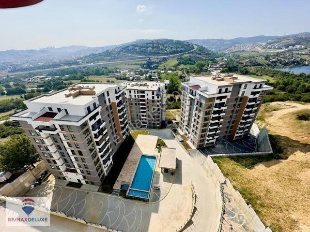 Kavanya Koru'da 4+1 Göl Ve Deniz Manzaralı Çatı Dubleksi