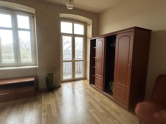 Kawalerka 24 m² w kamienicy, niski czynsz polecam!