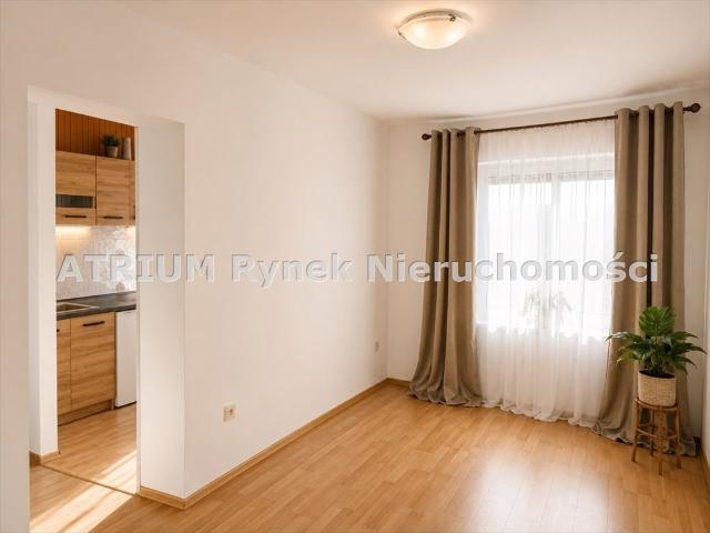 Kawalerka 25 m² w centrum Piotrkowa, kominek, gotowa! polecam!