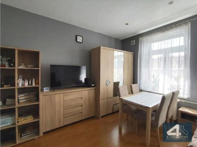 Kawalerka 28 m² w Piotrkowie niski czynsz, potencjał aranżacyjny