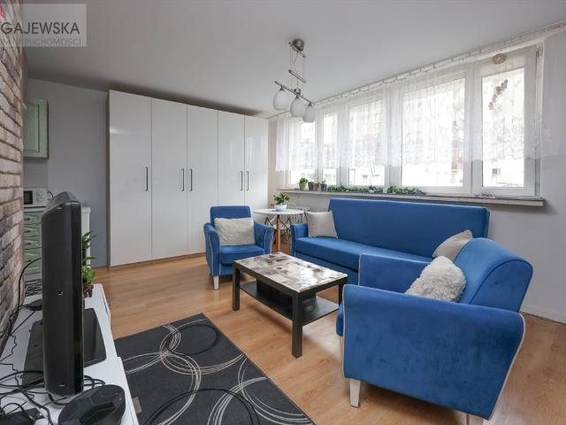 Kawalerka 29,4 m² w centrum Piły pełne umeblowanie