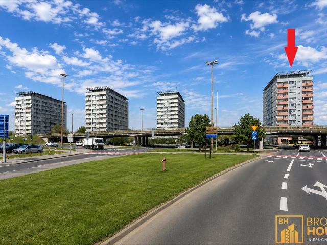 Kawalerka po remoncie z windą, blisko uczelni polecam
