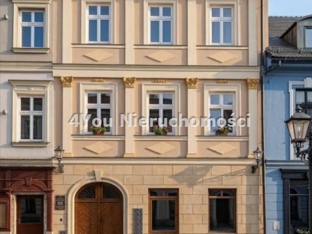 Kawalerka w zabytkowej kamienicy przy Rynku 22 w Bielsko Bała