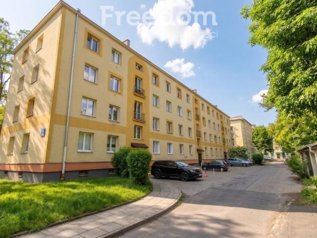 Zapraszam do kawalerki 37 m² w centrum Łodzi z potencjałem aranżacyjnym