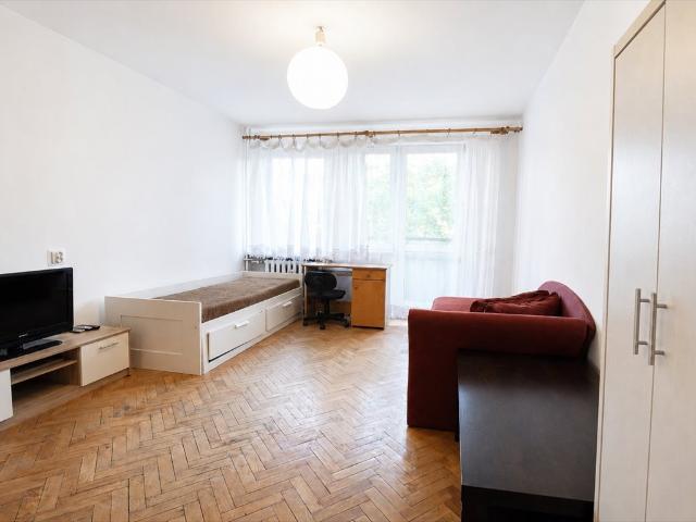 Na sprzedaż funkcjonalna kawalerka 28 m² z balkonem i komórką