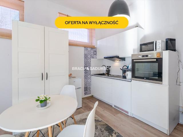 Sprzedam kawalerkę 21,5 m² z balkonem i komórką w Krakowie