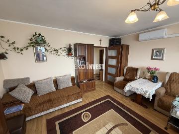 Kawalerka z potencjałem do odświeżenia, 37 m2, loggia