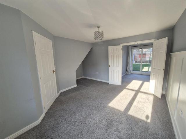 Kay Close, Coalville, Le67