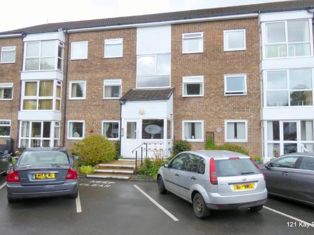 Kay Brow, Ramsbottom, Bury, BL0 9AY 2 bed flat to rent £925 pcm £213 pw