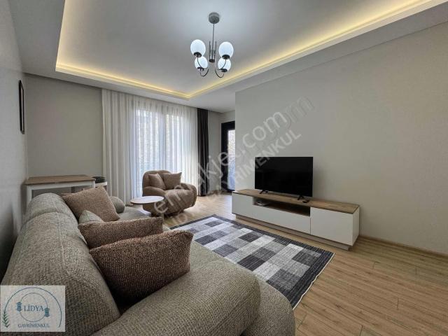 Kayışdağı Cd. Üzeri Sıfır Bina Modern Konsept Geniş Eşyalı 1+1