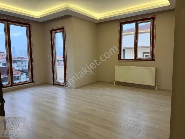 Kayışdağı Dörtyolda 3+2 Dubleks Sıfır Asansörlü Otoparklı Daire