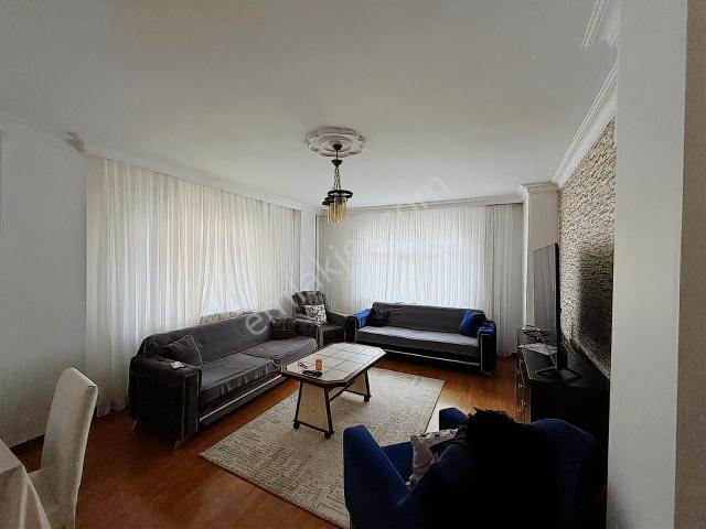 Kayışdağ Mah. Pembegül Sokak Katta Tek Daire. 2+1.100 M2,3.kat