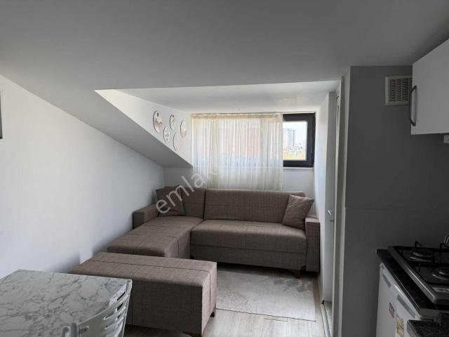 Kayışdağ Mah. Yeditepe Ünv Ful Eşyal 1+1 35 M2 Teraslı Çatı Katı