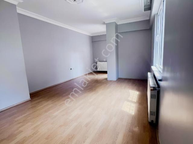 Kayışdağı Merkezde 2+1 Satılık 90 M2