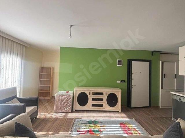 Kayışdağı Merkezde Kiralık Eşyalı 1+1 Daire