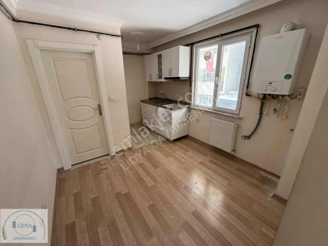 Kayışdağı Mh. Aydınlık Ferah Genç Binada Eşyasız 1+1