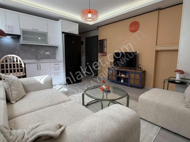 Kayışdağı Mh. Metroya10 Dk Sıfır Daire Full Eşyalı Otoparklı