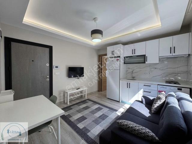Kayışdağı Mh. Merkezi Konumda Ara Kat Fatura Dahil Eşyalı 1+1