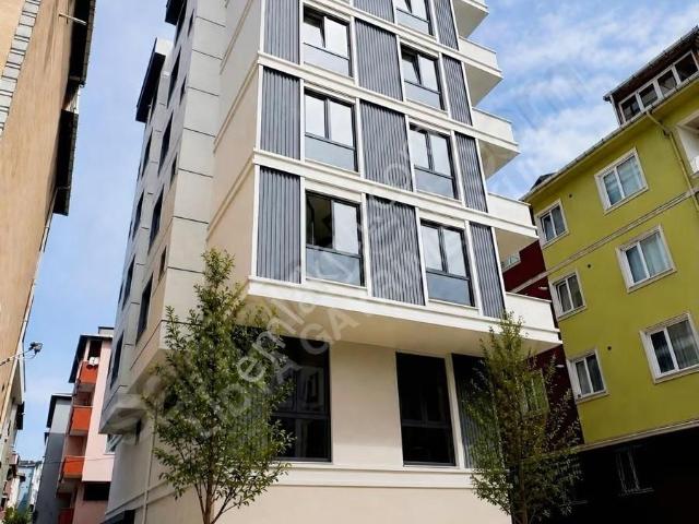Kayışdağı Mh. Sıfır Binada Otoparklı Sıfır 2+1 Ara Kat Daireler