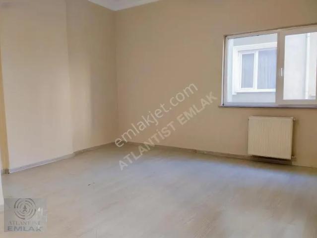 Kayışdağı'nda Metro Yakını 1+1 Kiralık Daire balkonlu, Kombili