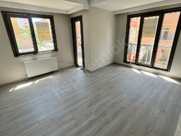Kayışdağında Satılık 2+1 Daire