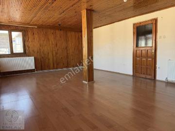 Kayışdağı Uslu Cd'si Üstü 3.kat 100m2 Kombili Balkonlu Daire