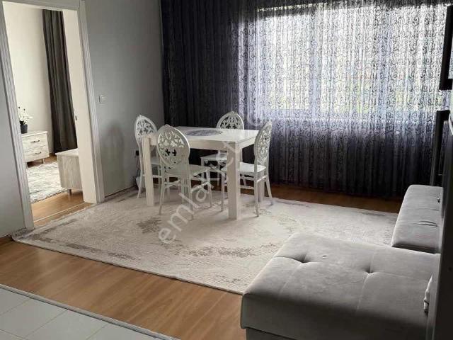 Kayaşehir 13.bölgede Satılık 1+1daire Metroya Yürüme Mesafesinde