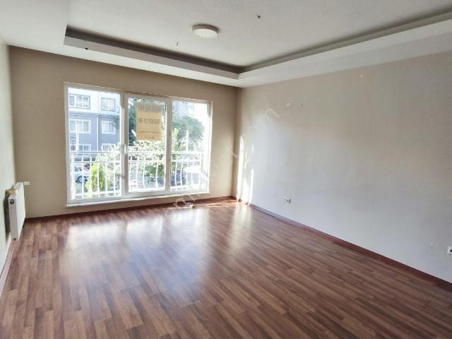 Kayaşehir 21. Bölge 122m2 Kombi Isıtmalı 3+1 Kiralık Daire