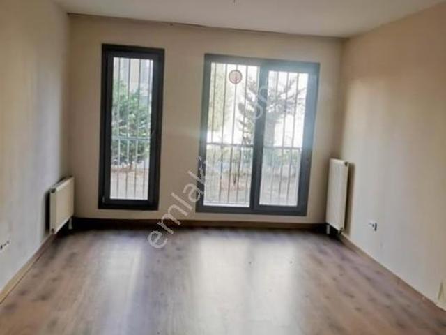 Kayaşehir 24. Bölge De Merkezi Konumda Kiralık 2+1 Daire 75 M2