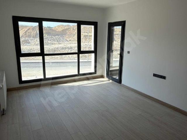 Kayaşehir Batı Bölgesi 27.Bölge 2+1 Arakat Kiralık Daire.