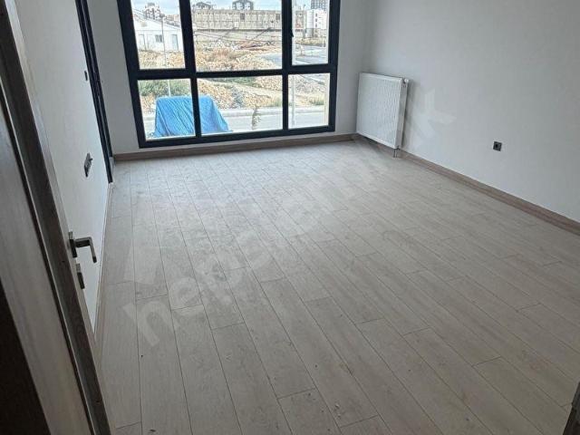 Kayaşehir Batı Bölgesi 27.Bölge 2+1 Arakat Kiralık Daire.