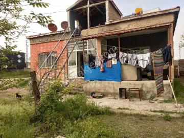 Kayabaşında Yatırımlık Süper Konumda 800m2 Arsalı Müstakil