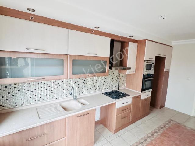 Kayalık Cad. Üzeri *ara Kat*3+1*140 M2