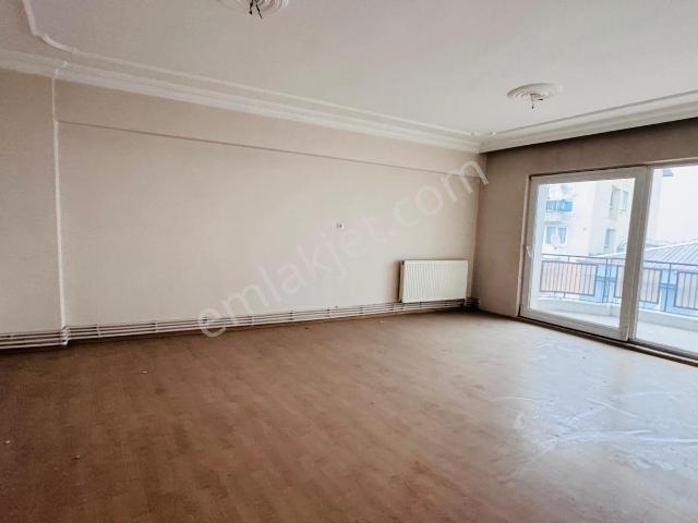 Kayalık Cad. Üzeri *ara Kat*3+1*140 M2