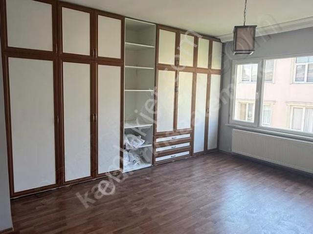 Kayalar Emlaktan Yalova Bahçelievler Mah. Kiralık Geniş 3+1 Dair