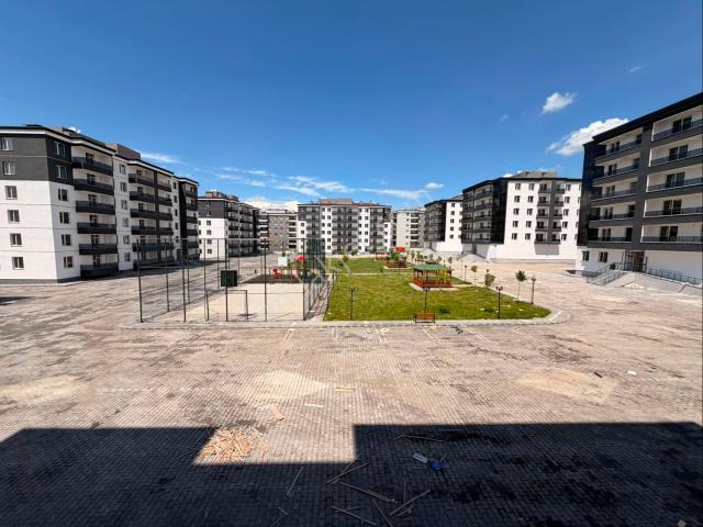 Kayapınar Bölgesi Ye Şehir Hastanesi Ve Sıtadyum Arasınada Kiralık 2+1