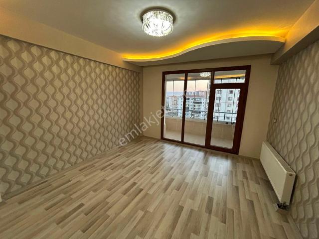Kayapınar Barış Mahallesi Kadoil Petrol Civarında 3+1 Kiralık Daire