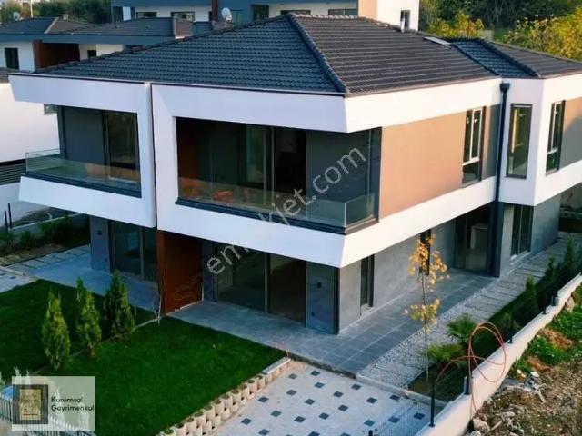 Kayapada Bağımsız Girişli 230 M2 4+1 Satılık Villa