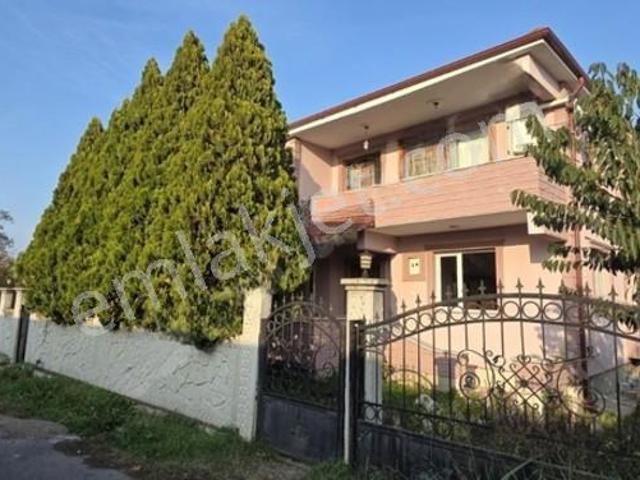Kaymak Emlaktan 2 Katlı Binanın 1. Katı Kiralık Müstakil Ev