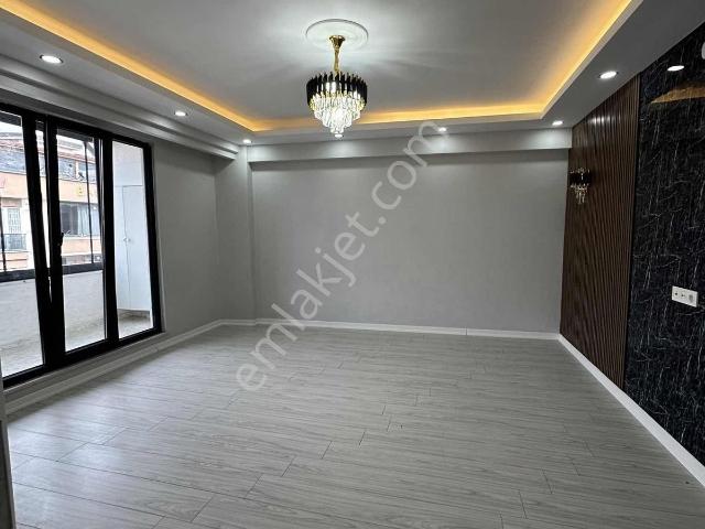 Kaymakamlık Karşısı 2+1 Kiralık Dair E