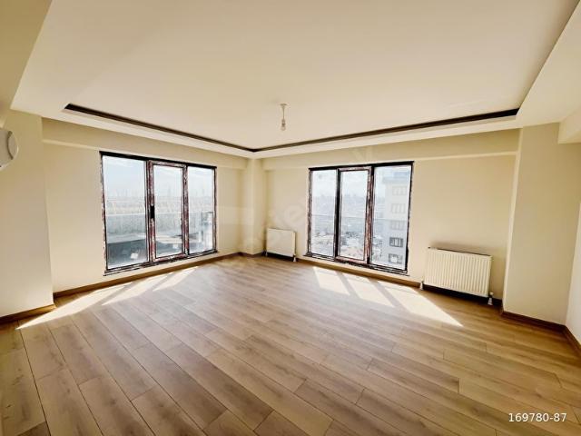 KAYMAKAMLIK KARSISINDA 0 SITEDE 3+1 EBEVEYN BANYOLU KIRALIK