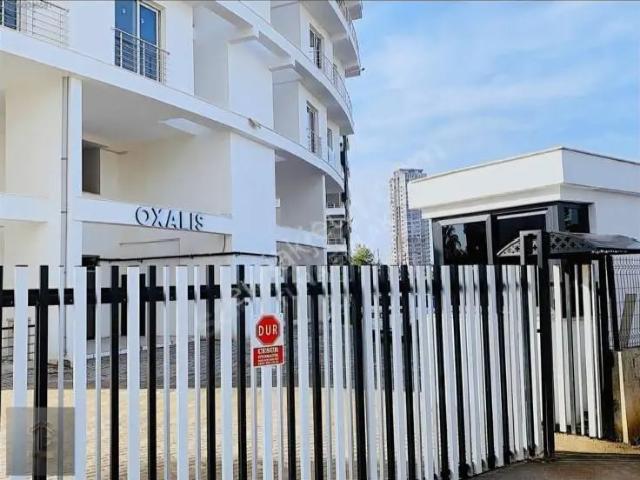 Kaynar Gayrimenkul'den 50.yıl' Da Satılık 4+1 Daire