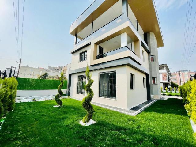 Kaynar Gayrimenkul'den Satılık 5+1 Ultra Lüx Villa