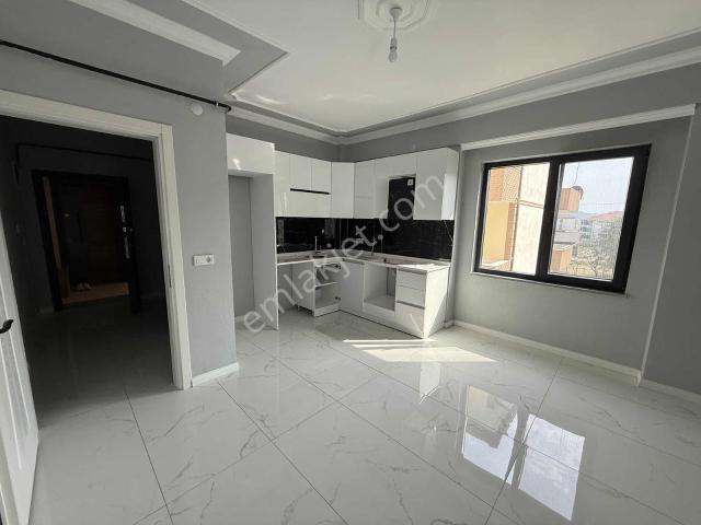 Kaynarca Merkez'de 2+1 Geniş Sıfır Daire
