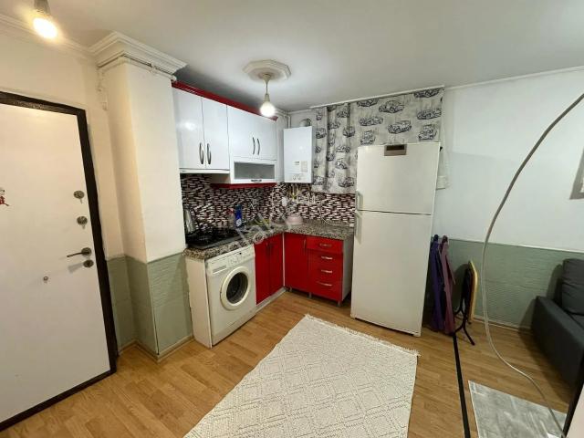 Kaynarca'da E5'e Marmaraya Yakın İçi Sıfırlanmış Eşyalı Daire