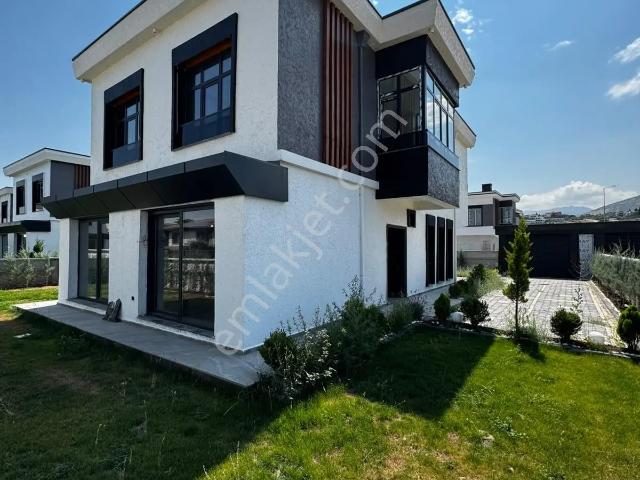 Kayseri Becen'de Modern Mimariye Sahip Bağımsız Sıfır Villa