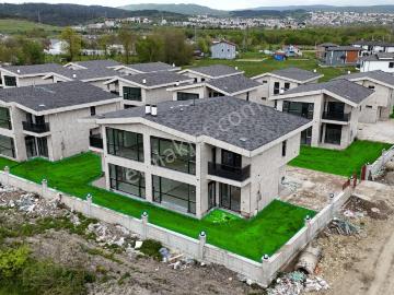 Kazukoğlunda Satılık 4 Adet İkiz Villa
