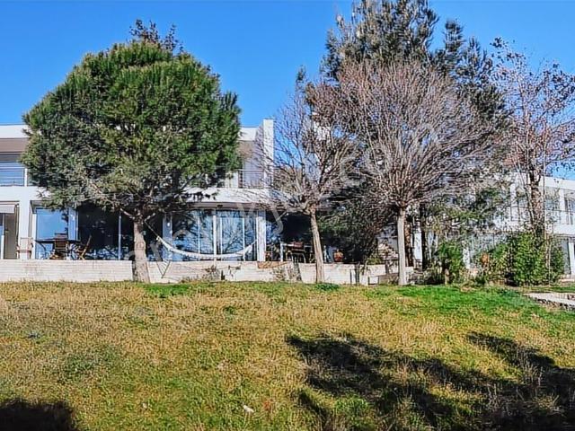 Kaz Dağları Küçükçetmi'de Deniz Manzaralı Arsa İçinde İki Villa