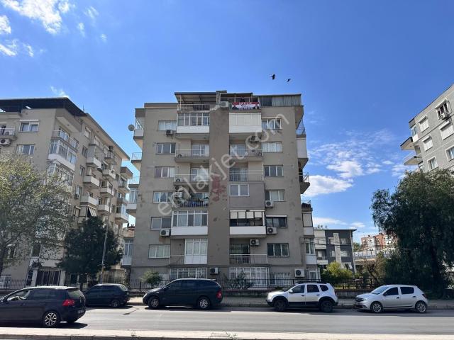Kazımdirik'te Çift Daire Kullanım Alanına Sahip Özel 4+1 Daire